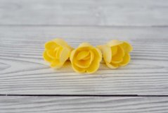 Květy z jedlého papíru - žluté  mini - 3 ks