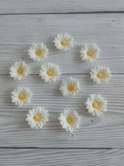 Cukrové kytičky  bílé   2,5 cm – jemná dekorace na dorty a cupcakes