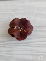 Květ z modelovací hmoty - magnolie  6 cm -hnědá 3 ks