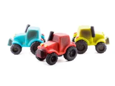 Figurka - červený traktor