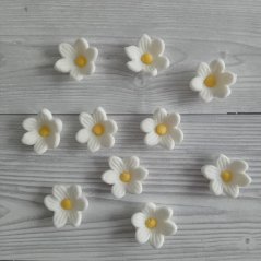 Romantické mini kvítky bílé  – jedlá dekorace na dorty (2-2,5 cm)