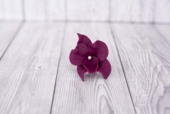Květ z modelovací  hmoty - orchidej -  tmavě fialová