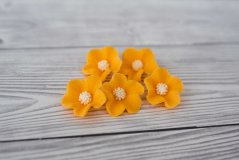 Květy mini z modelovací hmoty - oranžové  - 5 ks
