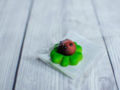 Figurka - beruška na čtyřlístku