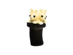 Figurka - králíci v klobouku