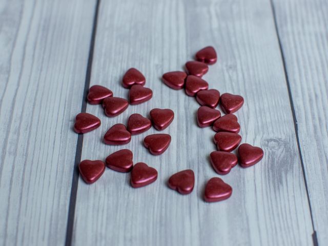 Cukrové zdobení - srdce bordo perleťová - 30 g